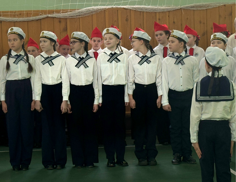 СМОТР СТРОЯ, ПЕСНИ И РЕЧЕВКИ 